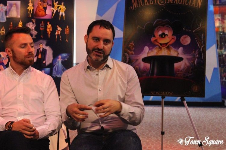 Tim Lutkin - Mickey y el Mago Disneyland París