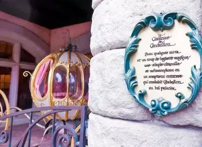 Auberge de Cendrillon, restaurante con princesas en Disneyland París