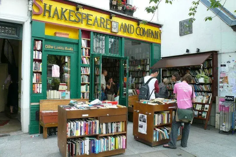 Librería Shakespeare and Company, famosa por su encanto y libros en inglés