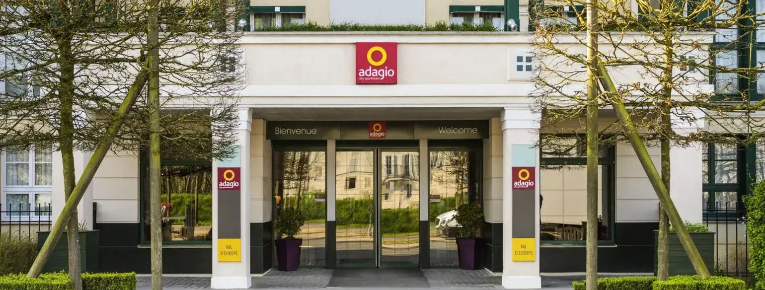 Adagio City Aparthotel, hotel con apartamentos equipados cerca de Disneyland, piscina y gimnasio