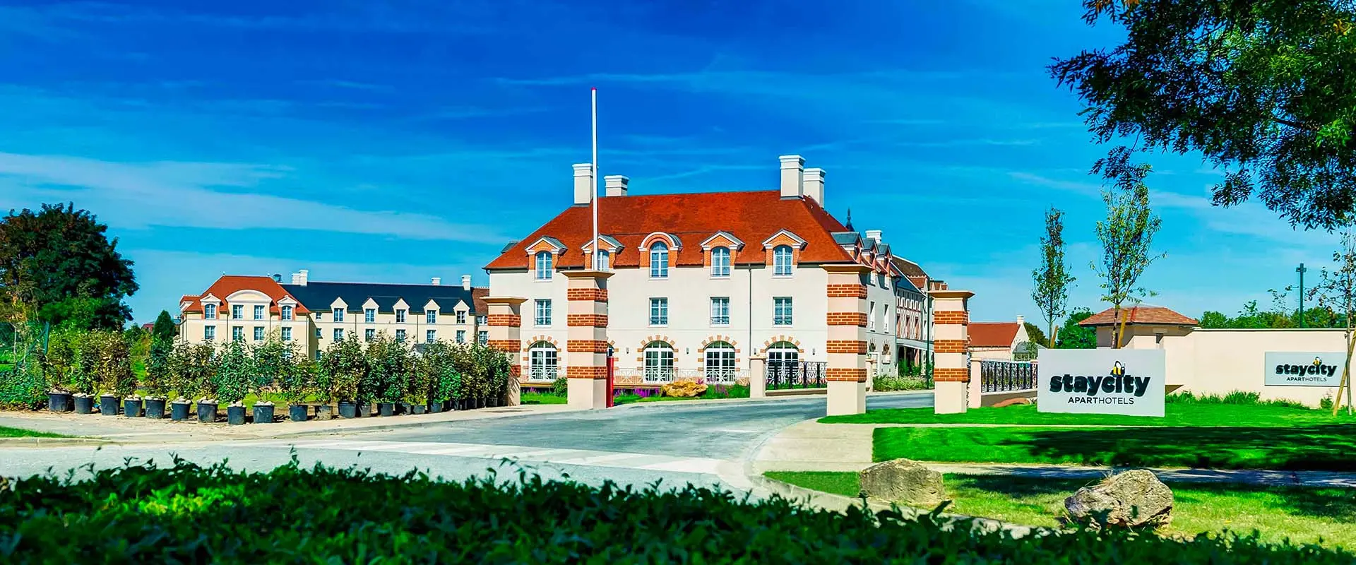 Staycity Aparthotels cerca de Disneyland Paris, apartamentos con cocina, piscina exterior y villas para grupos
