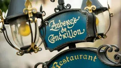 Restaurante con princesas Disney en Disneyland Paris con cocina francesa refinada