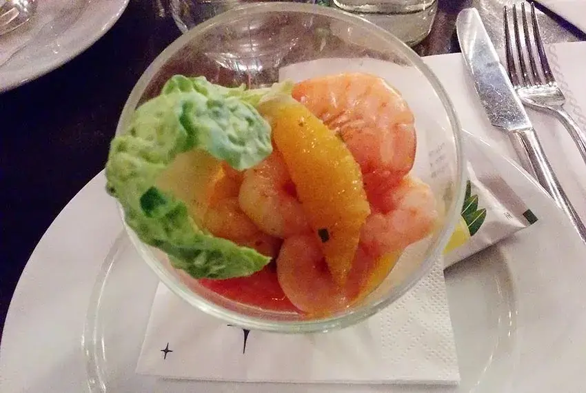 Cóctel de gambas fresco con salsa especial