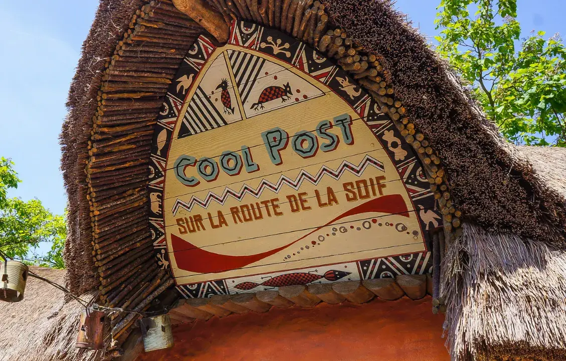 Puesto de aperitivos Cool Post en Adventureland Disneyland París