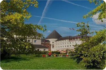 Grand Magic Hotel