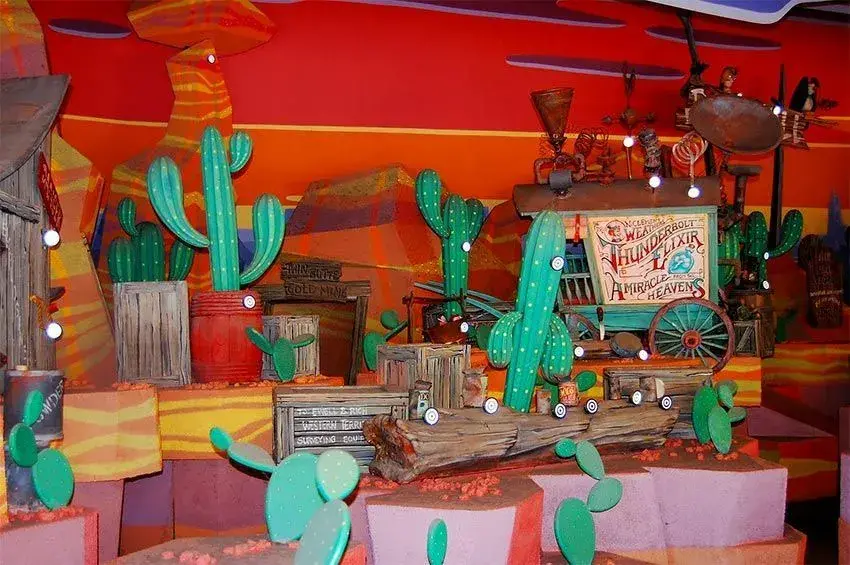 Otro paisaje impresionante de la atracción Rustler Shootin' en Disneyland París