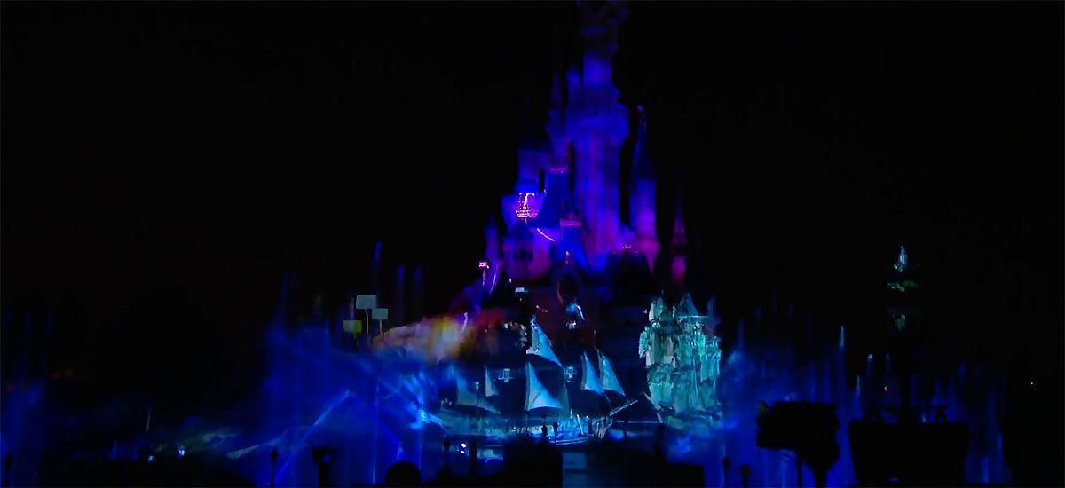 Final de Piratas del Caribe en Disney Illuminations con efectos visuales
