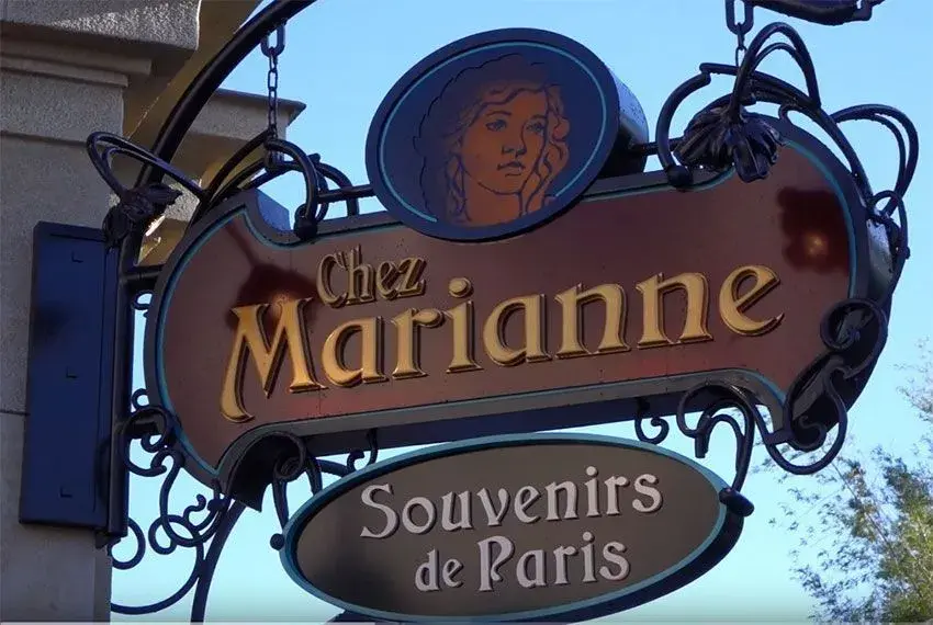 Logo y cartel del boutique Chez Marianne en Disneyland París