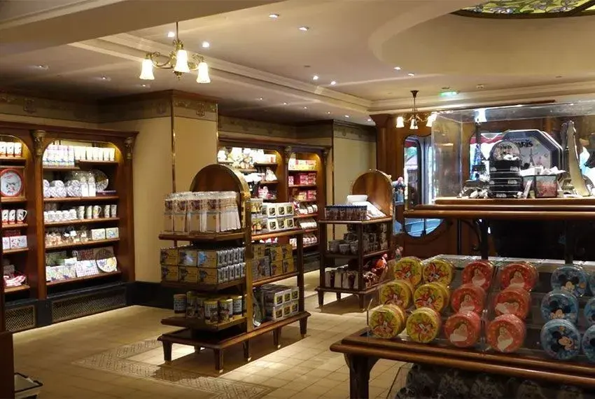 Más imágenes del boutique Chez Marianne y su decoración inspirada en Ratatouille