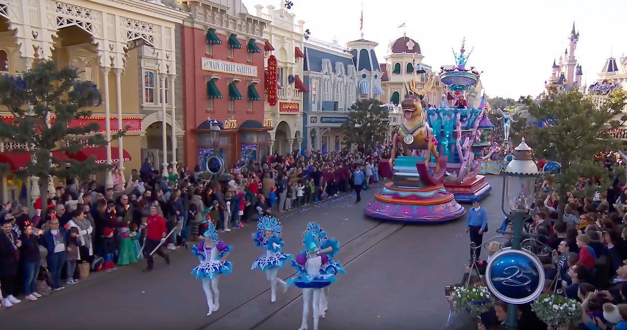 Carroza de las Princesas Disney en el desfile