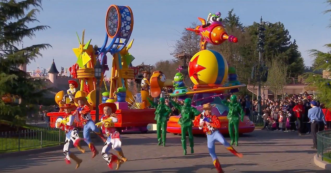 Carroza de Toy Story con Woody y Buzz Lightyear