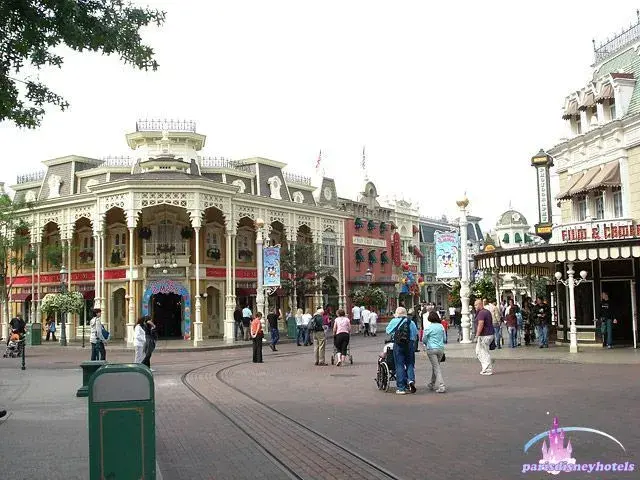 Paseo por Main Street USA - Disneyland París