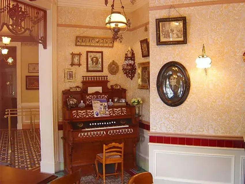 Victoria - 6