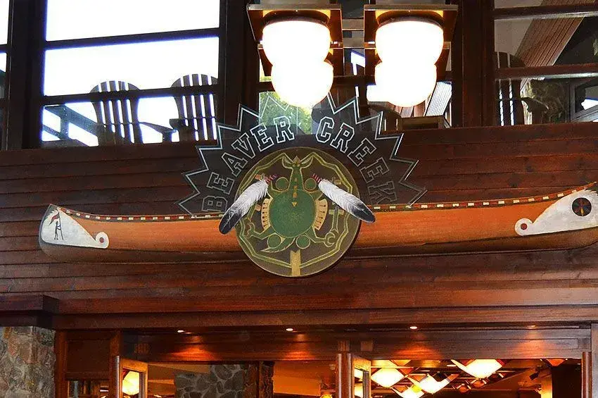 Entrada de Beaver Creek Tavern en Sequoia Lodge