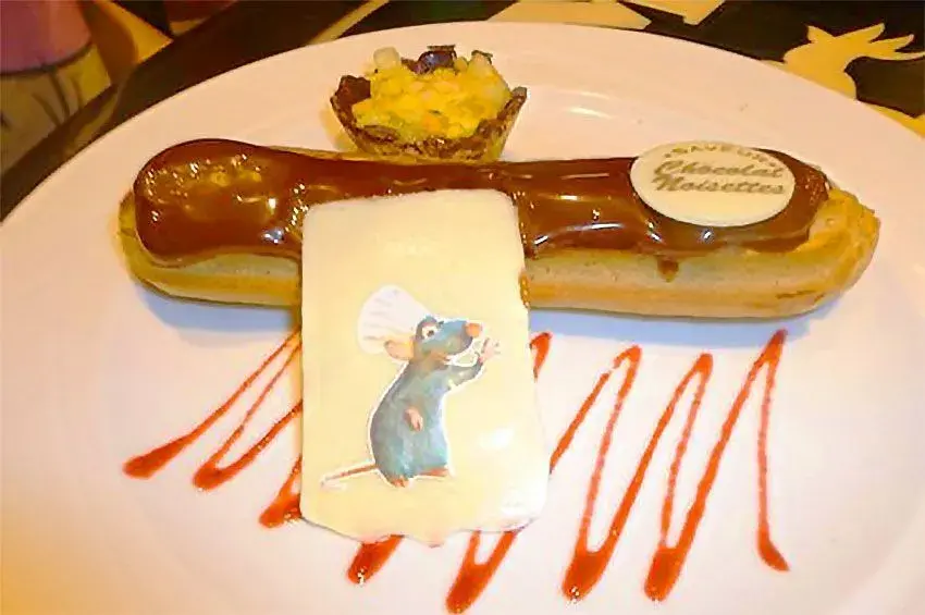 Bistrot Chez Rémy - Postre de queso brie con mermelada