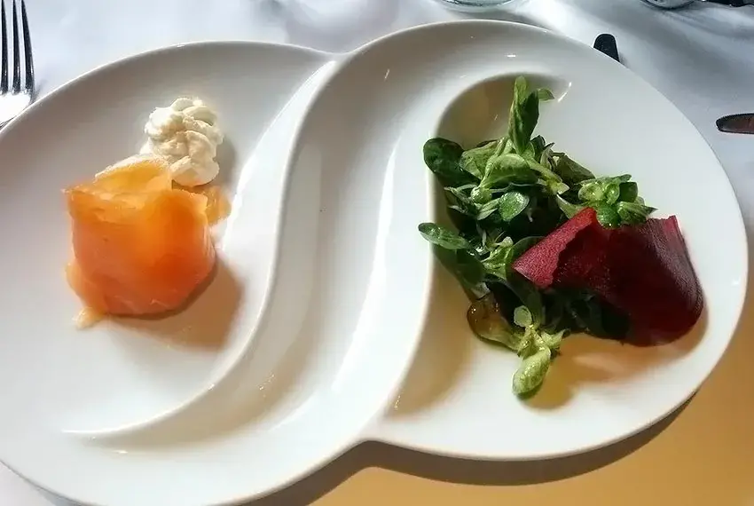 Salmón con acompañamientos deliciosos