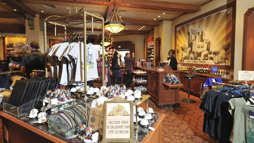 Tienda Tower Hotel Gifts en Production Courtyard